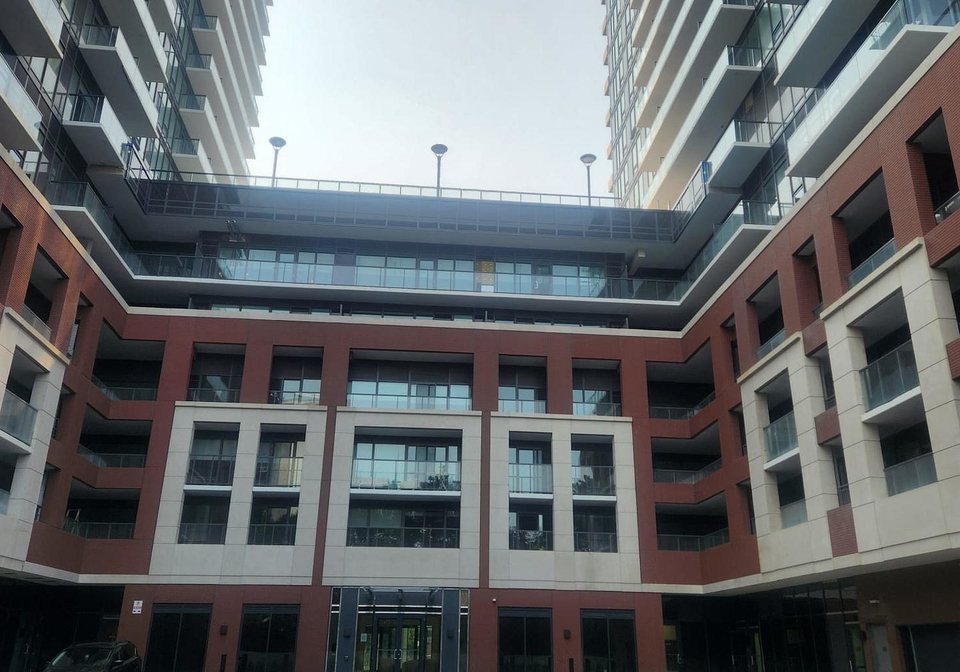 4010-eglinton-avenue-w-toronto-etobicoke-ontario-w13609130