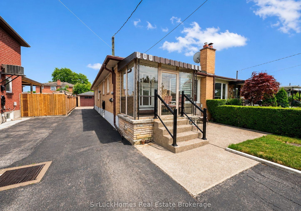 15-snowood-court-toronto-york-ontario-w13609202