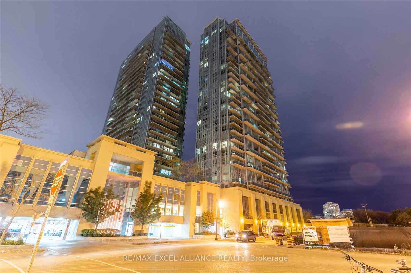 165-legion-road-n-toronto-etobicoke-ontario-w13609206