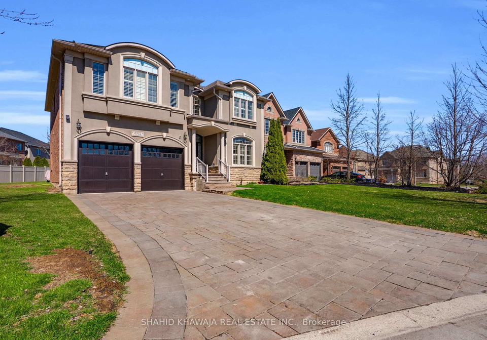 2522-lyndhurst-drive-oakville-ontario-w13609216