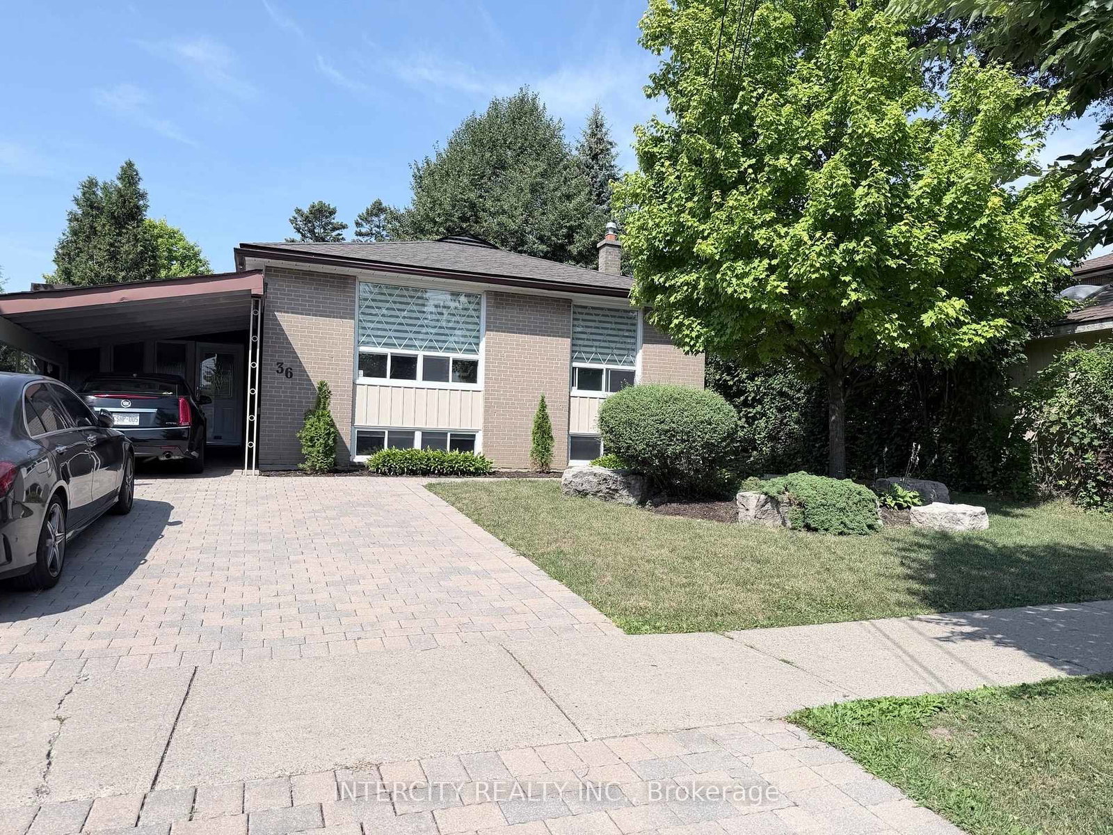 36-strathburn-boulevard-toronto-york-ontario-w13609244