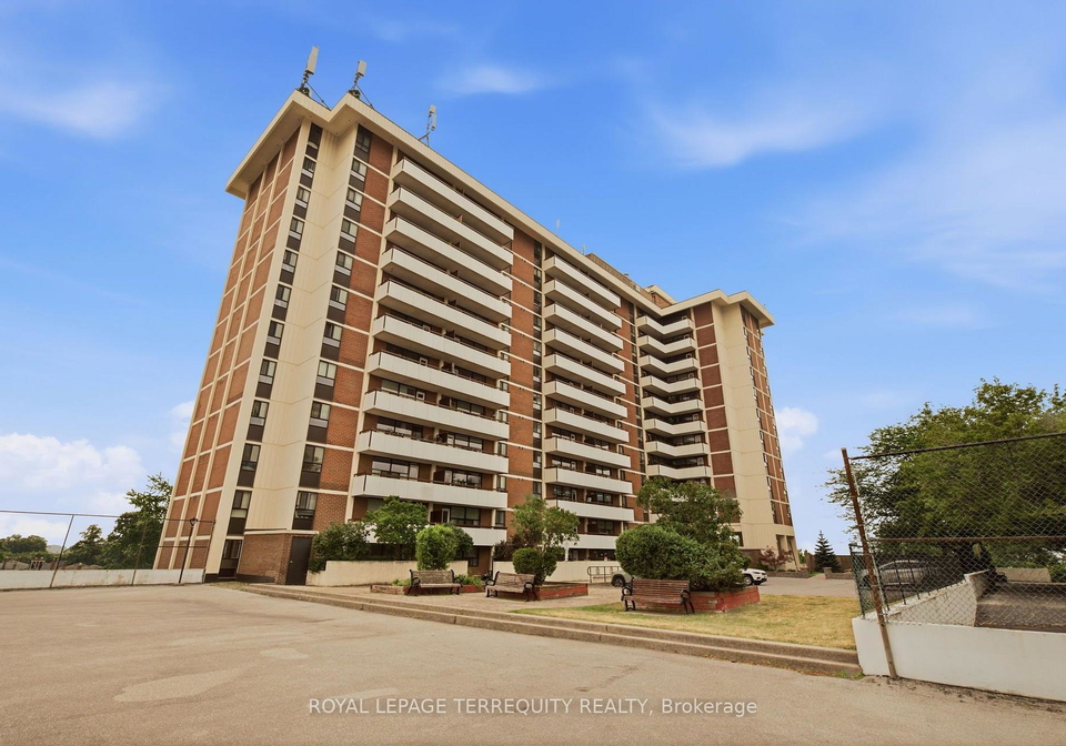541-blackthorn-avenue-toronto-toronto-ontario-w13609262