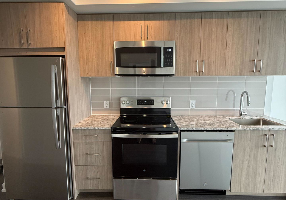 4010-eglinton-avenue-w-toronto-etobicoke-ontario-w13610240