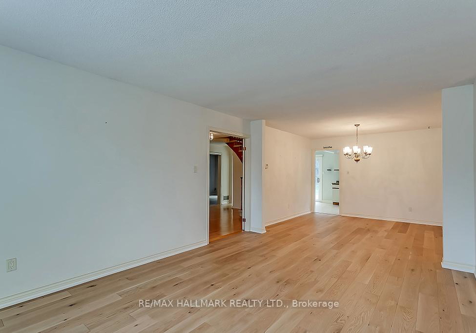 1361-monks-passage-oakville-ontario-w13610318