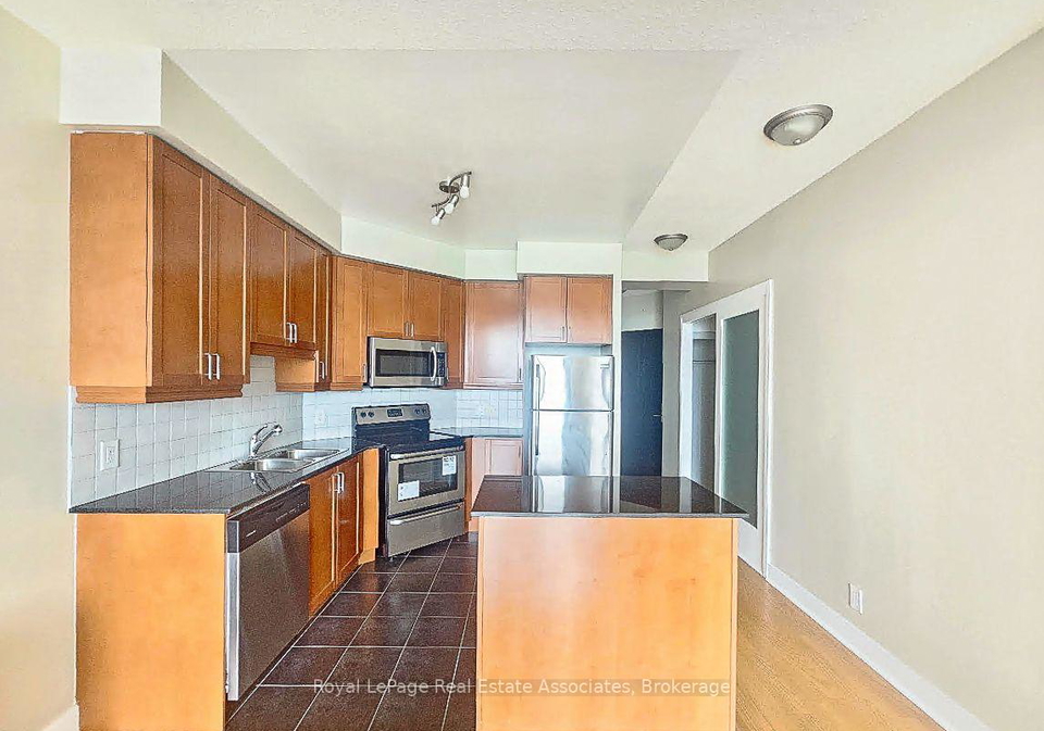 80-absolute-avenue-mississauga-ontario-w13610400