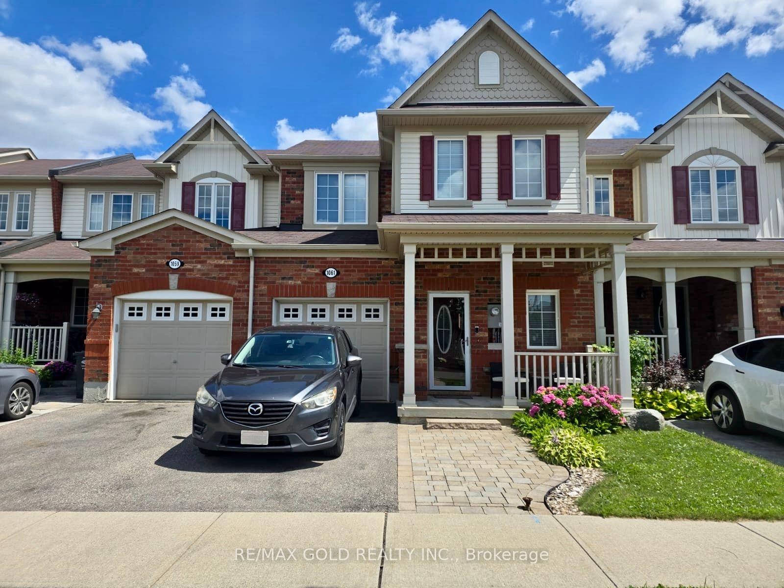 1061-nadalin-heights-milton-ontario-w13610434
