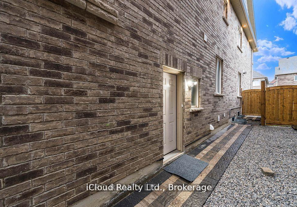 27-tysonville-circle-brampton-ontario-w13610450