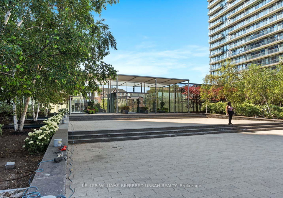 105-the-queensway-toronto-toronto-ontario-w13610526