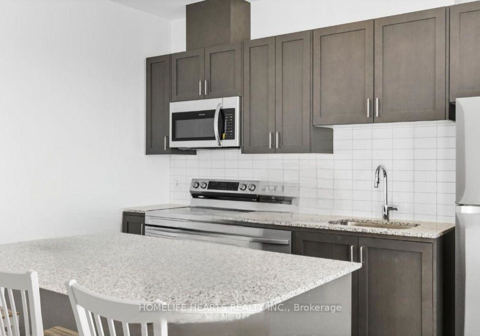 3285-carding-mill-trail-oakville-ontario-w13610680