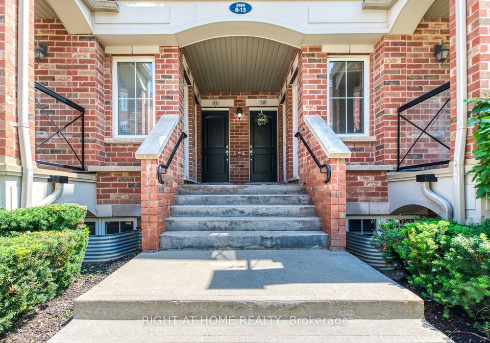 2464-post-road-oakville-ontario-w13610812