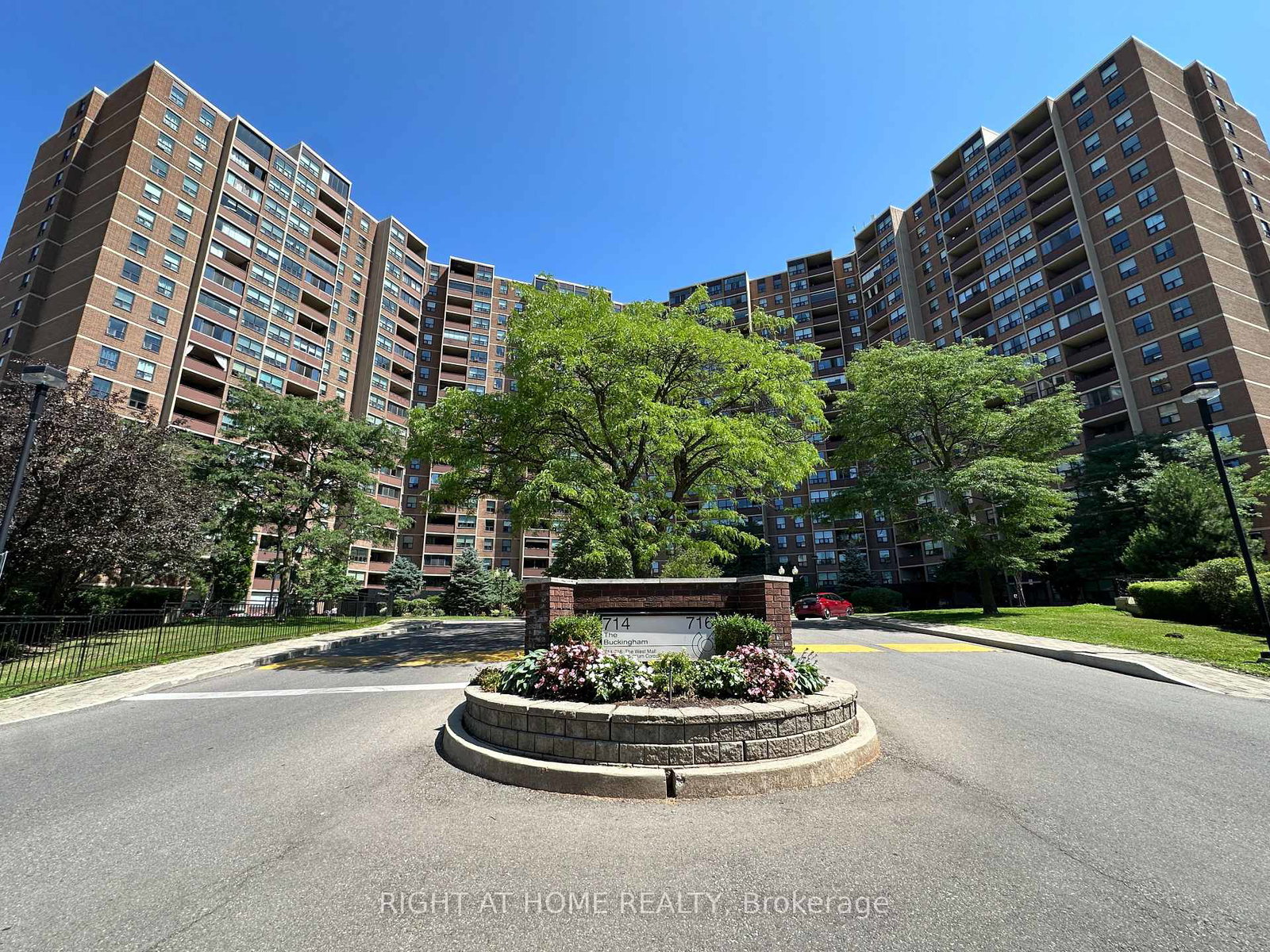 716-the-west-mall-toronto-etobicoke-ontario-w13610972