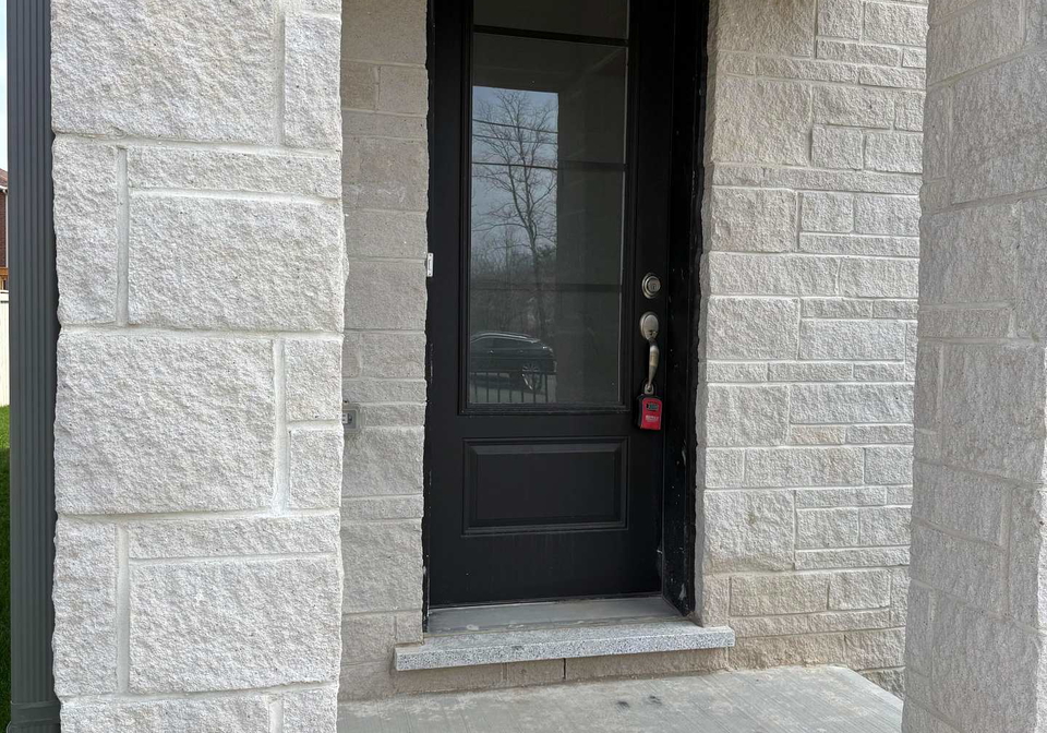 5907-saigon-street-mississauga-ontario-w13611300