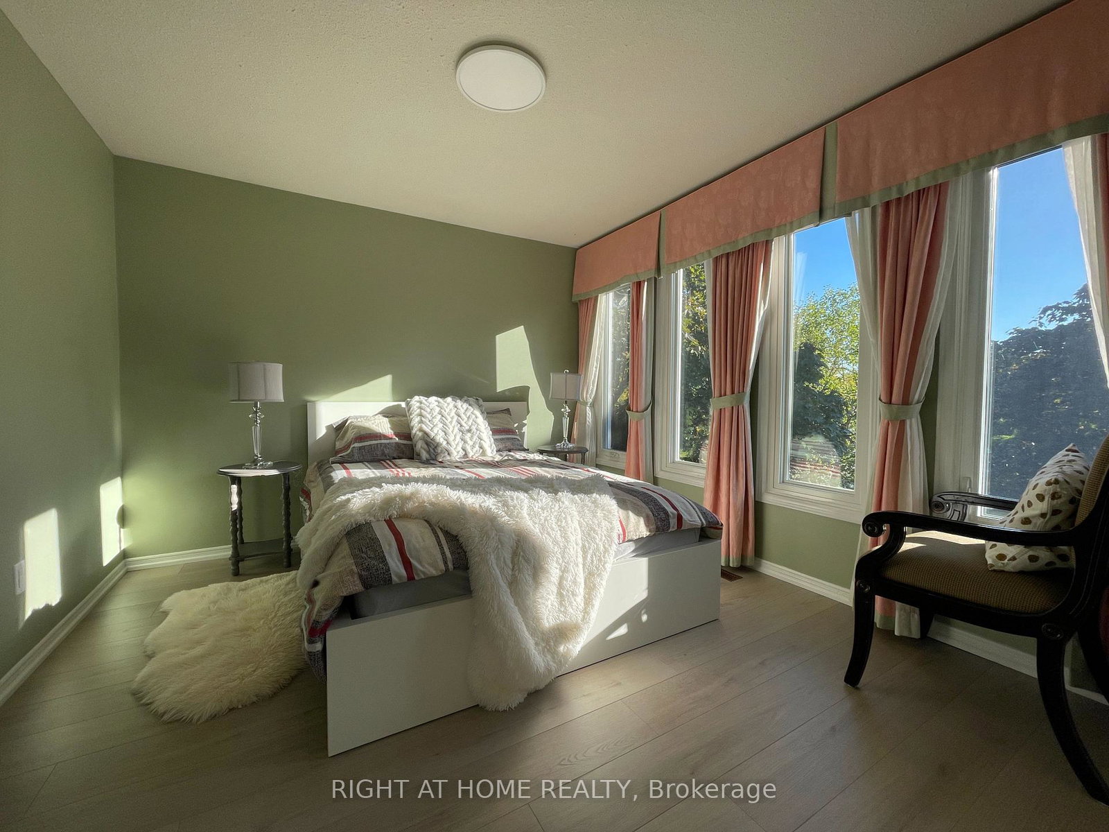 1163-rosethorne-road-oakville-ontario-w13611324