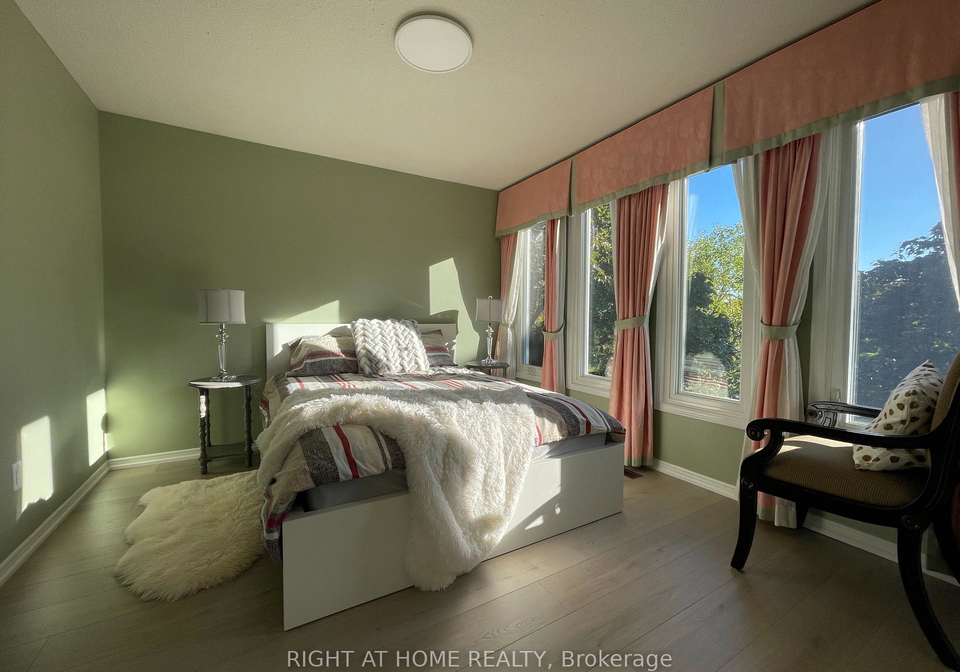 1163-rosethorne-road-oakville-ontario-w13611324