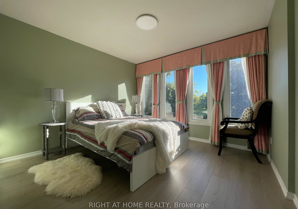 1163-rosethorne-road-oakville-ontario-w13611324