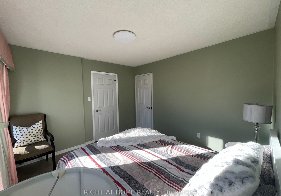 1163-rosethorne-road-oakville-ontario-w13611324