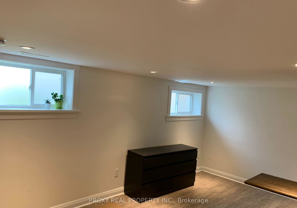 39-winston-park-boulevard-toronto-york-ontario-w13611364