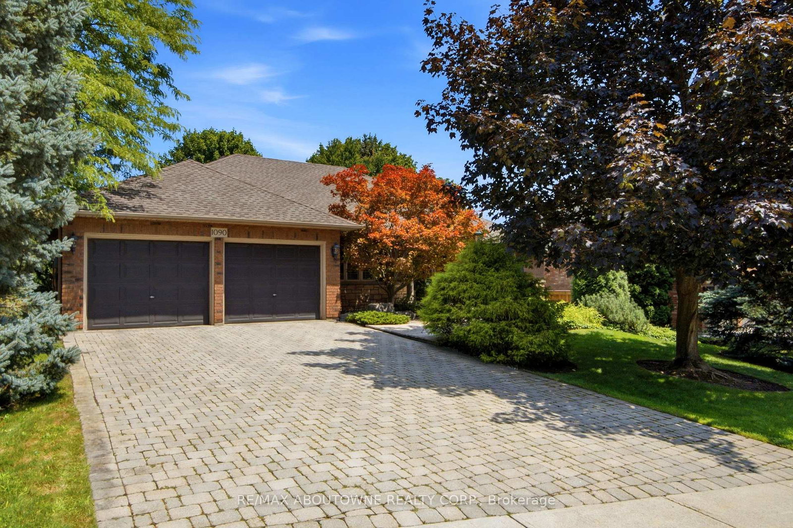 1090-crofton-way-burlington-ontario-w13611572