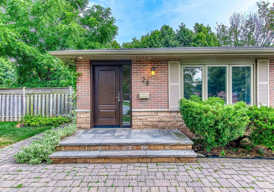 28-osborne-crescent-oakville-ontario-w13611862