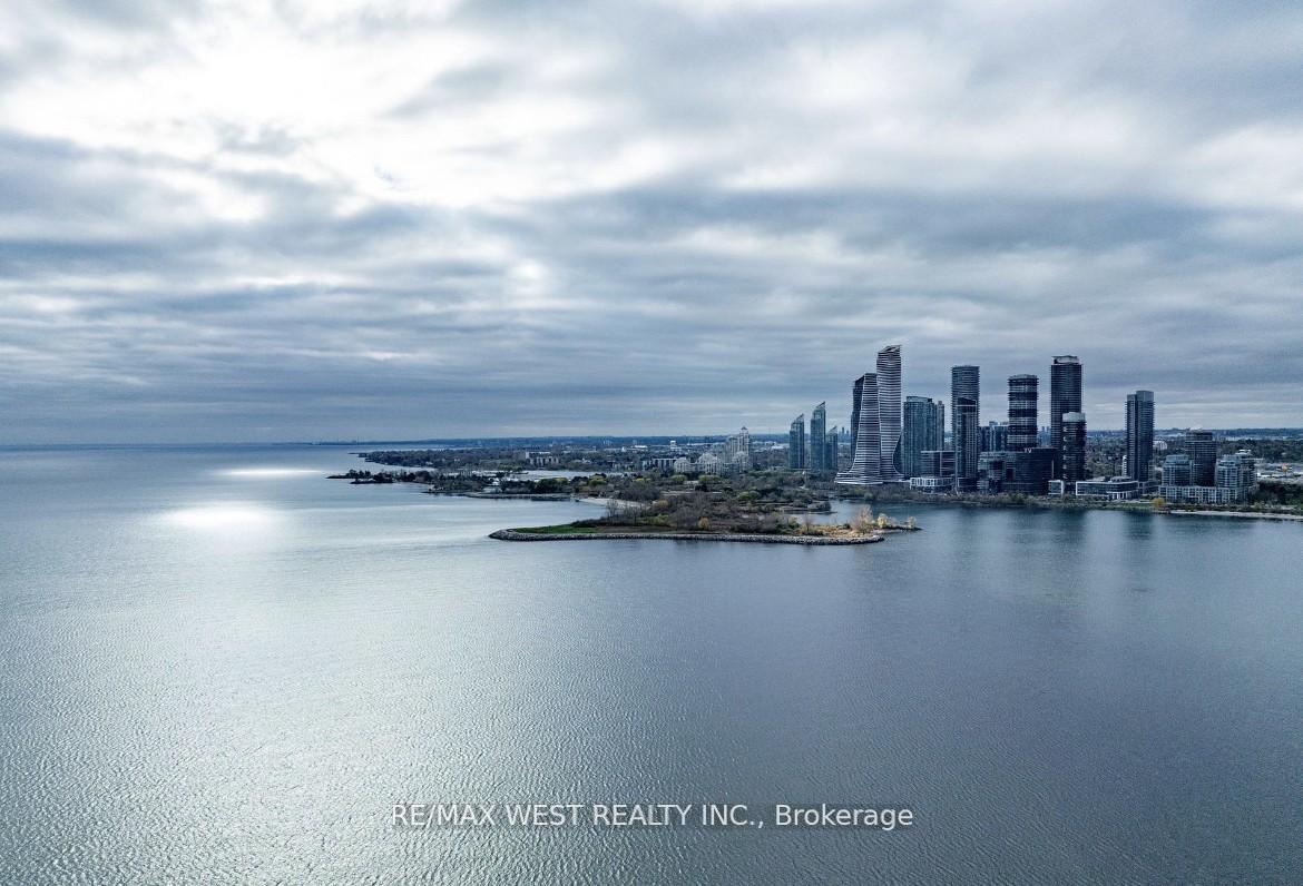 30-shore-breeze-drive-toronto-etobicoke-ontario-w13612248