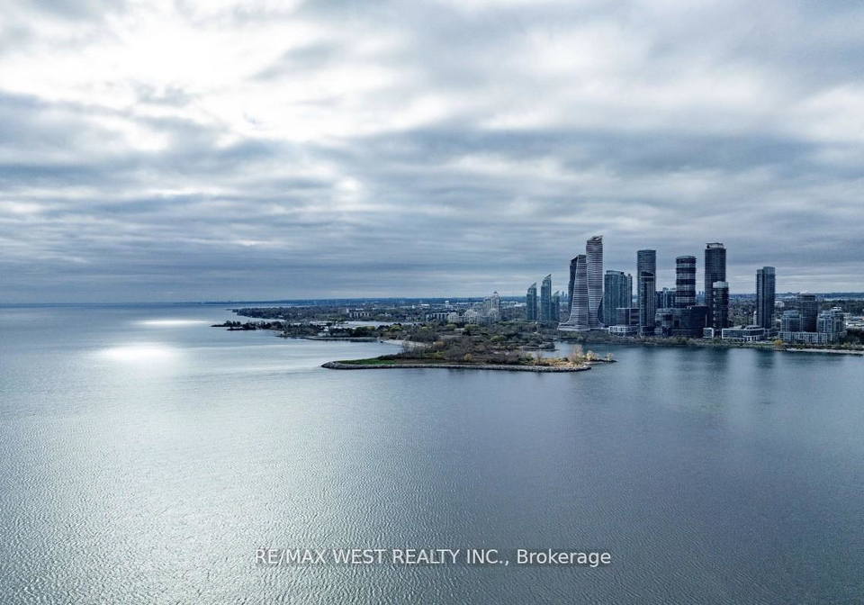 30-shore-breeze-drive-toronto-etobicoke-ontario-w13612248