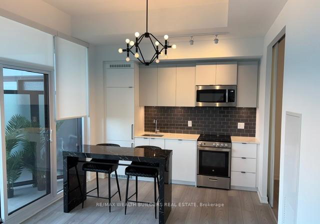 285-dufferin-street-toronto-toronto-ontario-w13612344