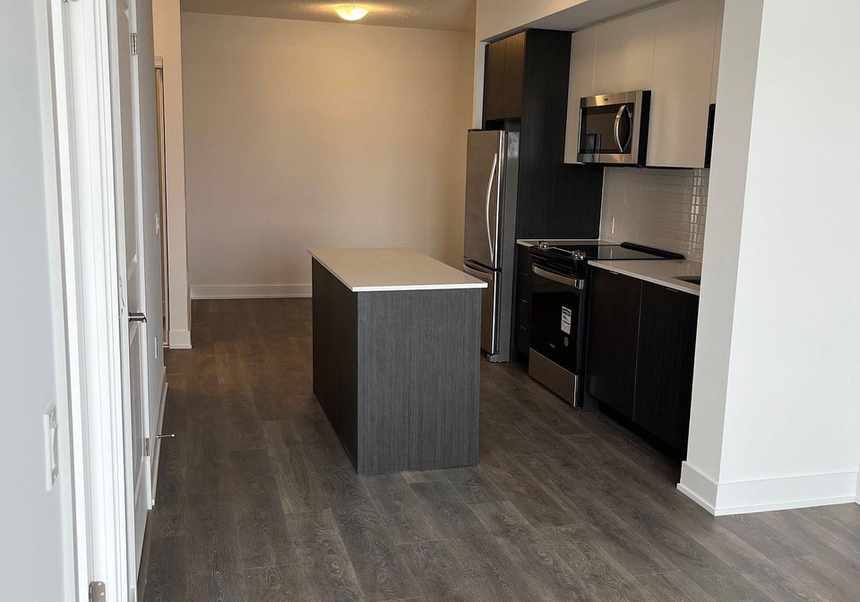 202-burhamthorpe-road-e-mississauga-ontario-w13612420
