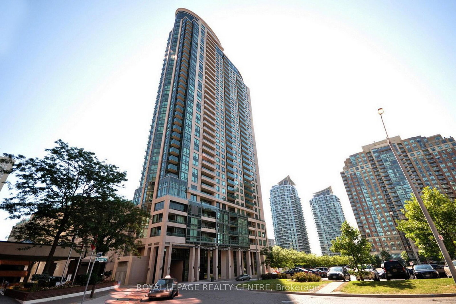 208-enfield-place-mississauga-ontario-w13612810