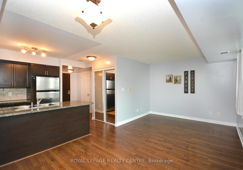 208-enfield-place-mississauga-ontario-w13612810