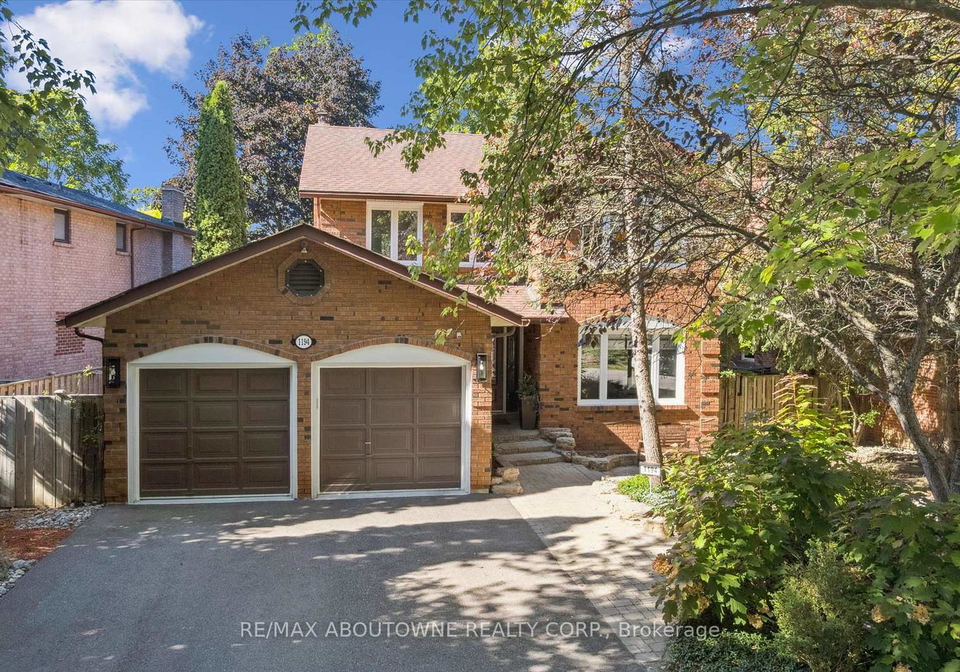 1194-queen-victoria-avenue-mississauga-ontario-w13612890