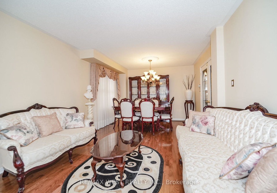 63-lockheed-crescent-brampton-ontario-w13613228