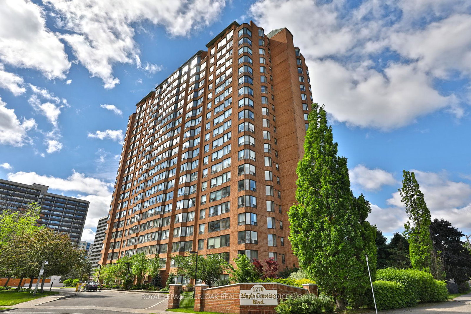 1270-maple-crossing-boulevard-burlington-ontario-w13613334