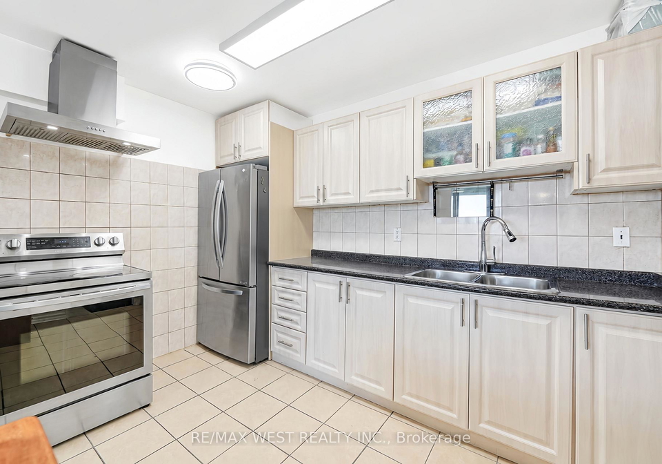 335-driftwood-avenue-toronto-york-ontario-w13613448