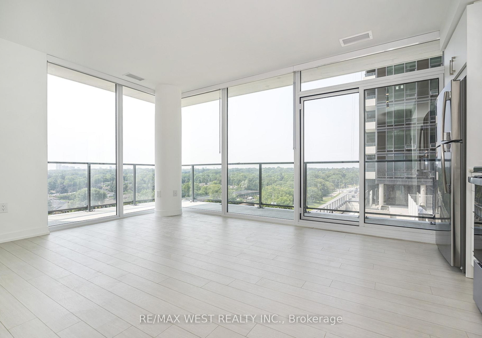 4010-eglinton-avenue-toronto-etobicoke-ontario-w13613516