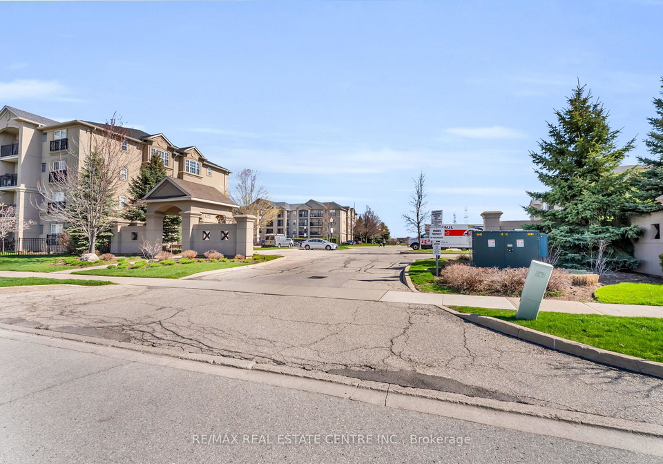 1479-maple-avenue-milton-ontario-w13613602