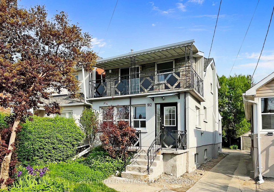 102-bowie-avenue-toronto-north-york-ontario-w13613658
