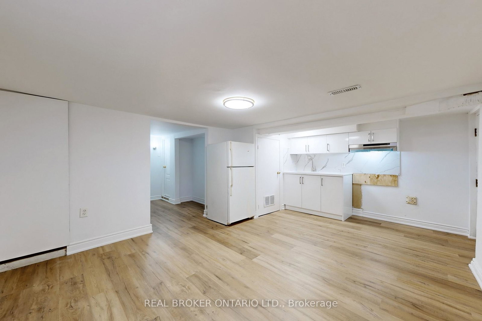 102-bowie-avenue-toronto-north-york-ontario-w13613664