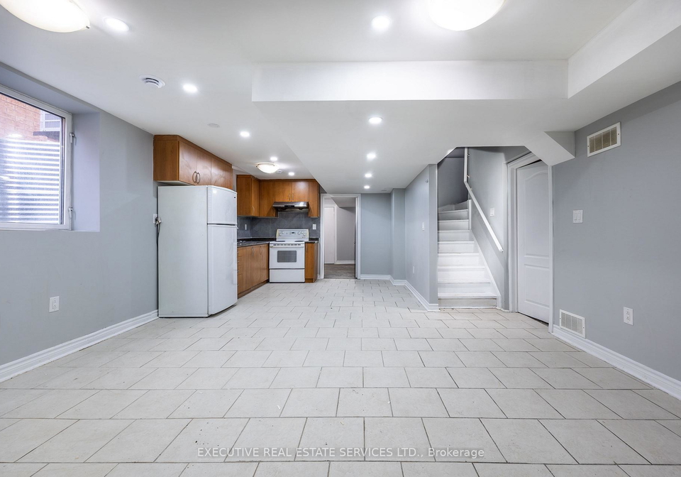 6-gosling-basement-street-brampton-ontario-w13613668