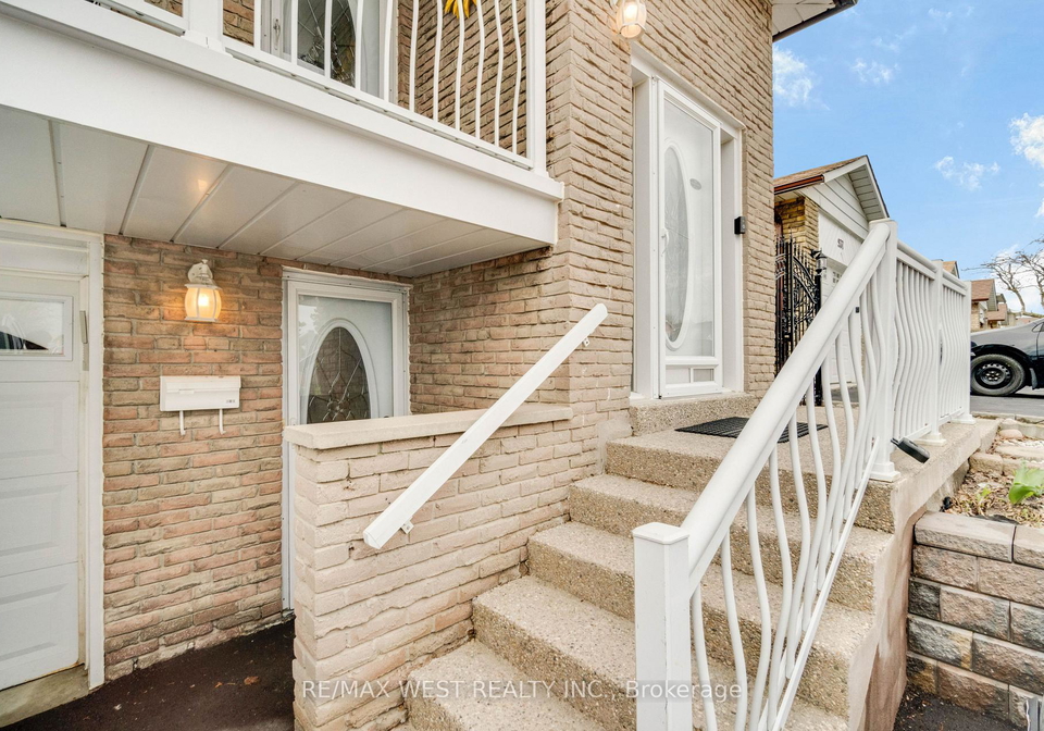941-stainton-drive-mississauga-ontario-w13613688