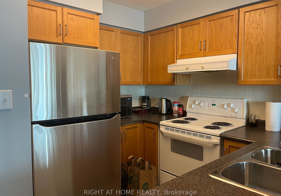 156-enfield-place-mississauga-ontario-w13613722