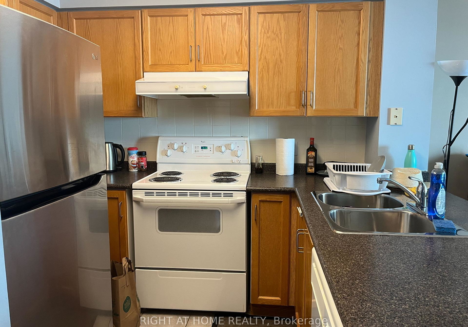 156-enfield-place-mississauga-ontario-w13613722