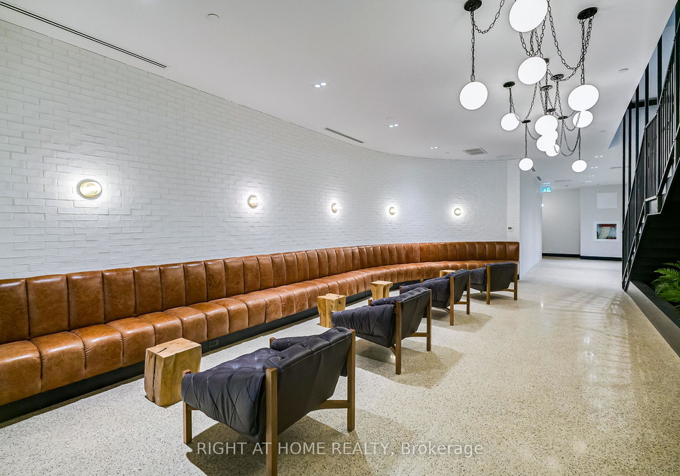 2946-dundas-street-west-w-toronto-toronto-ontario-w13613764
