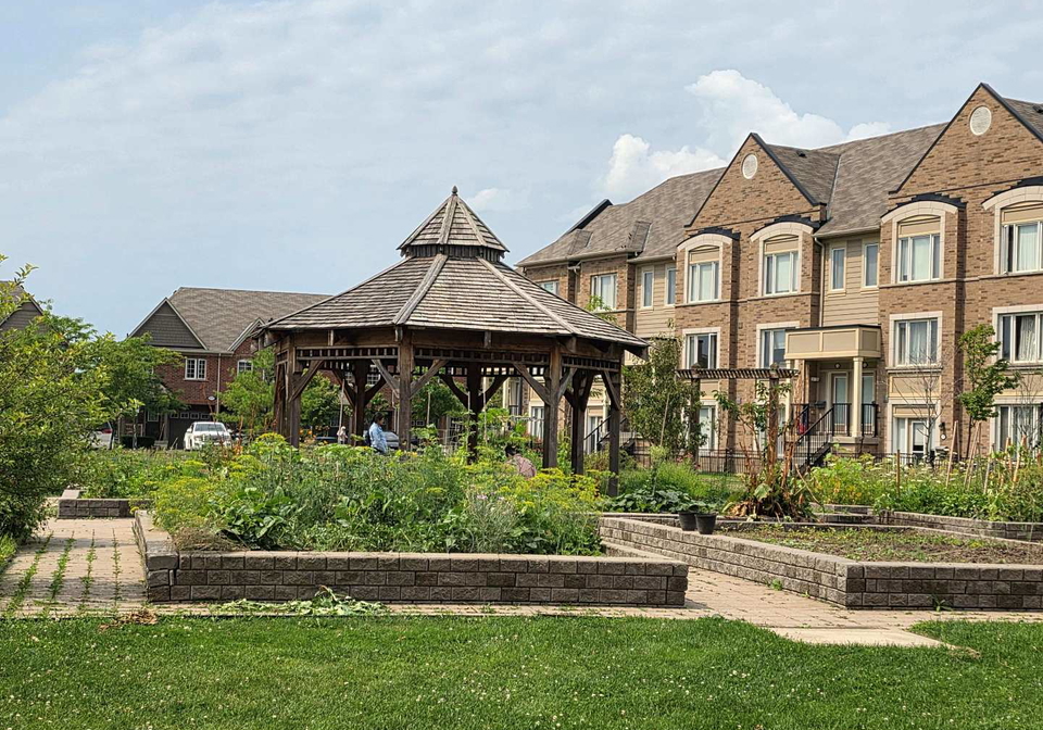317boxford-crescent-mississauga-ontario-w13614034