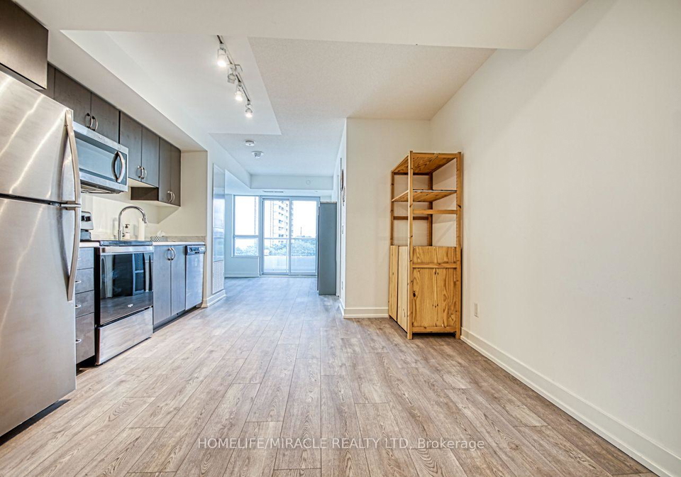 10-wilby-crescent-toronto-north-york-ontario-w13614176