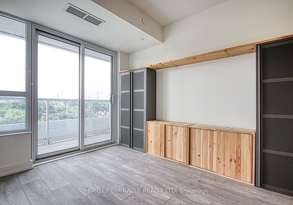 10-wilby-crescent-toronto-north-york-ontario-w13614176