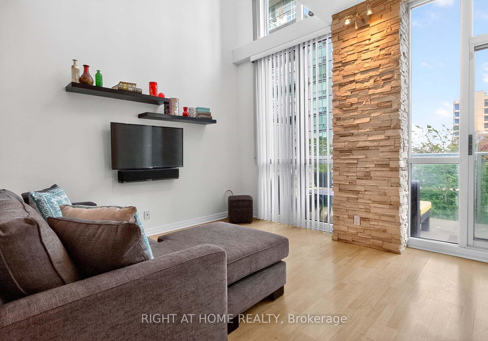 220-burnhamthorpe-road-w-mississauga-ontario-w13614464