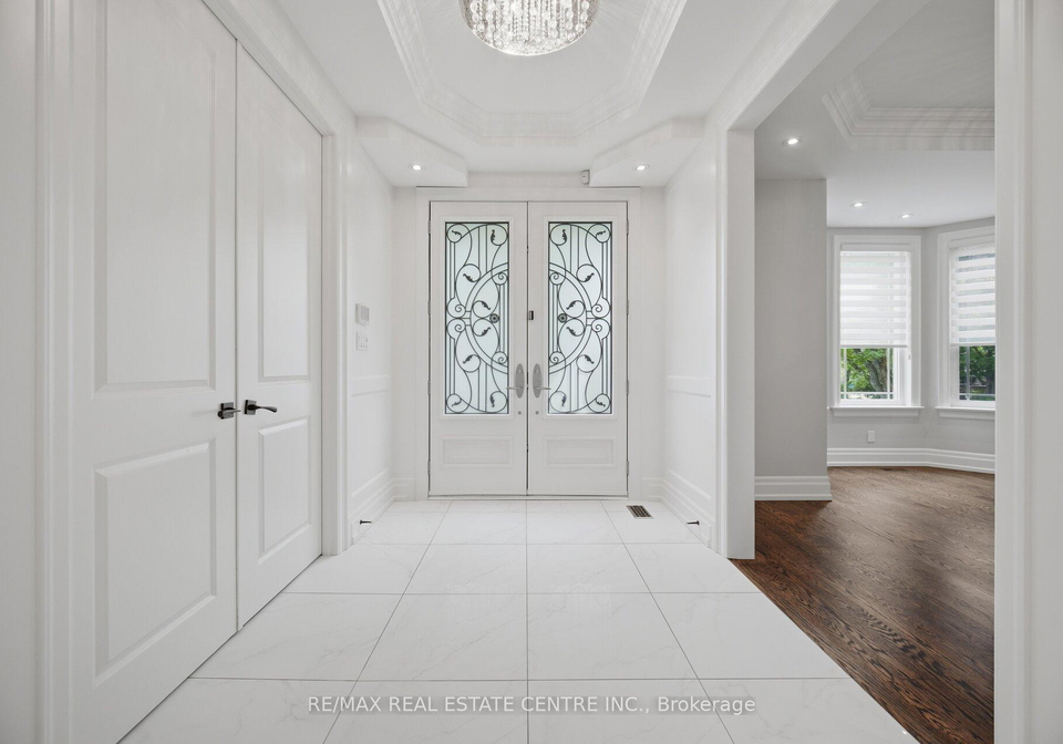 1496-mansfield-drive-oakville-ontario-w13614490