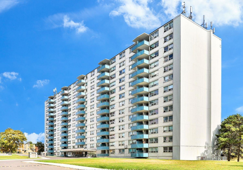 1440-lawrence-avenue-w-toronto-north-york-ontario-w13614614