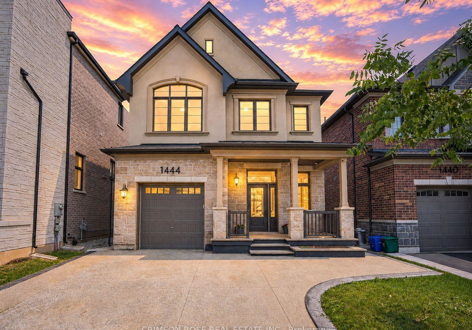 1444-varelas-passage-oakville-ontario-w13614720