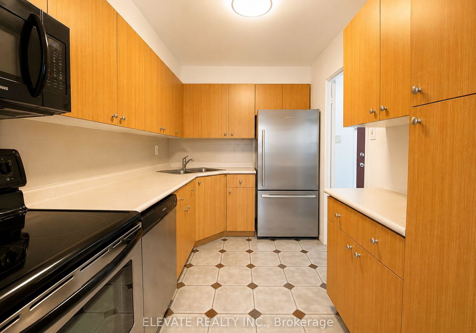 360-ridelle-avenue-toronto-north-york-ontario-w13614782